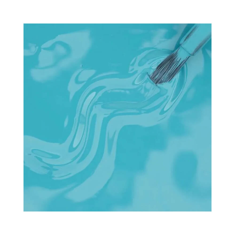 Pincel aplicador do esmalte Risqué Oi Sumida com esmalte azul turquesa